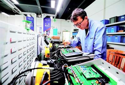 自主研發(fā) 驅動電子軟硬件產品出口增長四倍的創(chuàng)新引擎